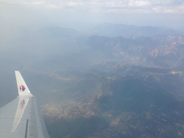 2一路向蓝 蓝毗尼 早上的飞机从吉隆坡出发往尼泊尔的加德满都。乘坐的是马航。虽然最近马航名誉扫地，可