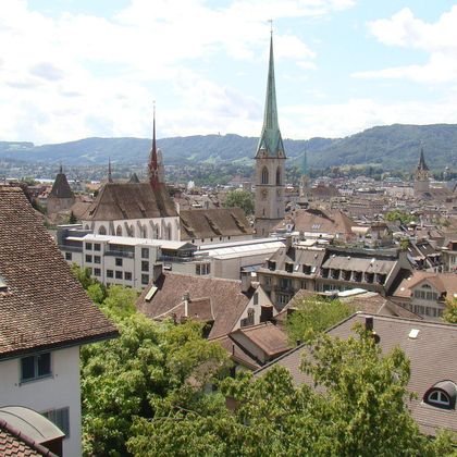瑞士卡佩尔廊桥和八角型水塔+卢塞恩老城区+施坦瑟山一日游