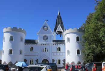 台湾台中清境农场+日月潭一日游【中文专车 行程可调上门接送】【农场里与小羊互动，喝羊奶，看剪羊毛秀～课本的日月潭伫立在眼前】