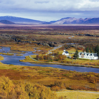 冰岛雷克雅未克辛格维利尔国家公园+盖锡尔与斯特罗柯间歇泉+黄金瀑布一日游