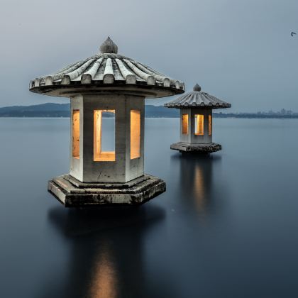 上海东方明珠+乌镇西栅夜游+杭州西湖游船+横店影视城+千岛湖景区+无锡无锡市太湖鼋头渚风景区+苏州狮子林+扬州瘦西湖+南京夫子庙10日9晚跟团游