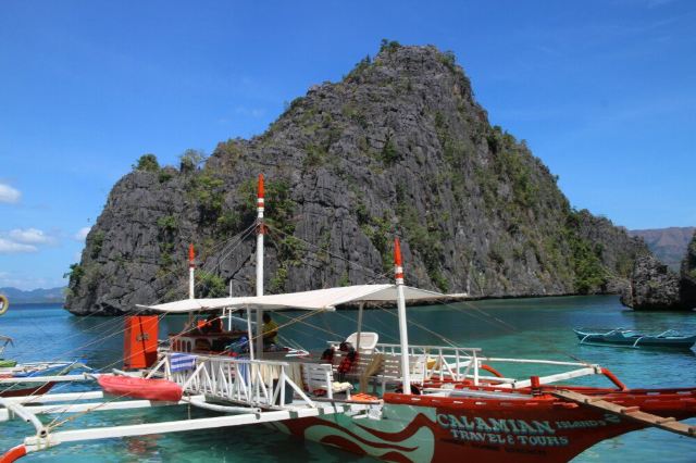 Kayangan Lake