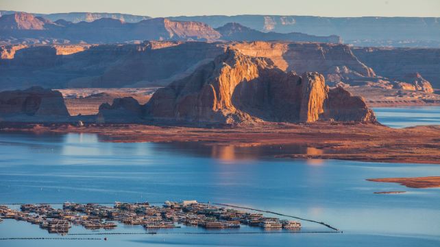 <5天>【拉斯住2晚5鑽酒店 | 攝影聖地小環線】羚羊彩穴+大峽谷+馬蹄灣+鮑威爾湖·多種活動(大峽谷直升機、鮑威爾湖皮划艇)｜洛杉磯1天自由行(可選環球影城)