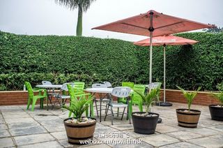 【乌干达旅游】一个让人遗忘的餐厅——Peers餐吧