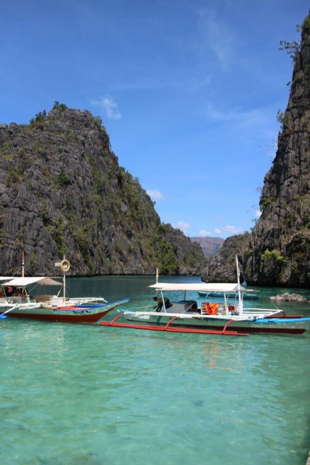 Kayangan Lake