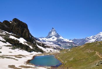 瑞士日内瓦+利菲尔湖+马特洪峰冰川天堂|中文司导-定制包车【在瑞士人的眼中，无论是哪一座＂山峰，都有其独特的韵味和风情，但唯有马特宏峰️被奉为瑞士山峰的代表】