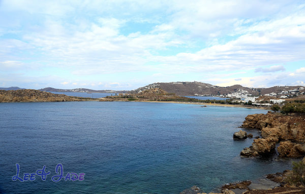 唯美希腊游之米克诺斯岛4 【海滩穿越】米克诺斯岛，基情四射的地方除了镇上“彩虹”酒吧，就是以裸体海滩
