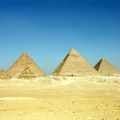 左塞尔金字塔+胡夫金字塔+狮身人面像+埃及博物馆一日游
