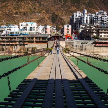 成都+雅安+泸定+康定+理塘+稻城+芒康+八宿+波密+林芝+拉萨11日10晚拼小团