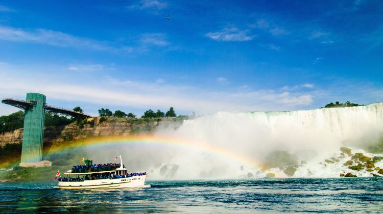 2-Day Niagara Falls Budget Tour from Boston ·Maid of the Mist, Cave of the Winds & Night Views