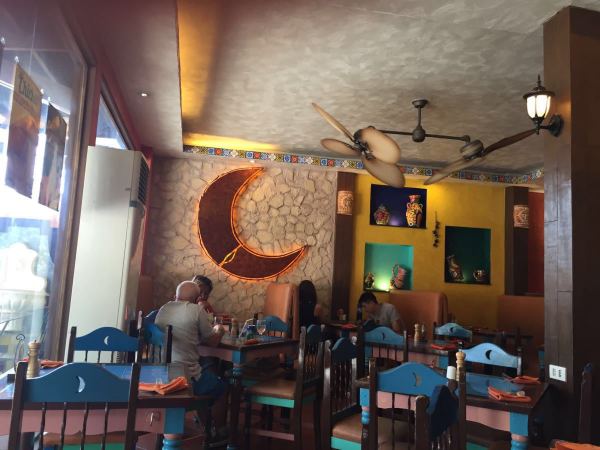 Mooon Cafe餐厅图片