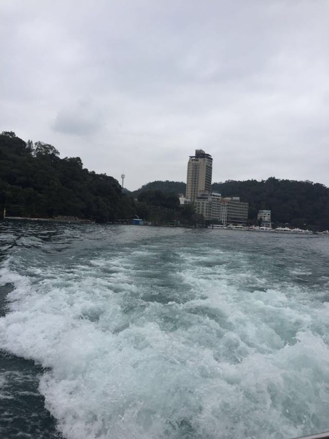 일월담
