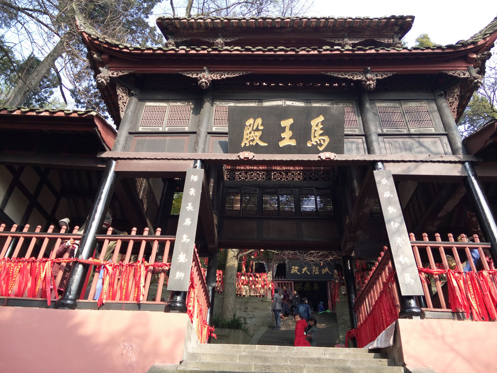      去景区出口的路上经过马王庙