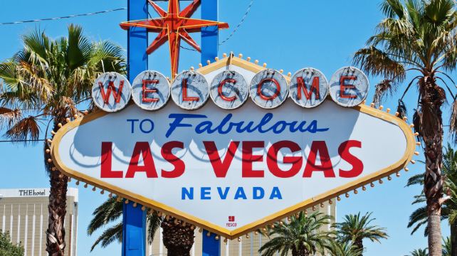 <7天>【2+1定製高端超大空間巴士 | 拉斯住2晚5鑽酒店 | 攝影聖地小環線】·優勝美地國家公園+17哩灣+羚羊彩穴+東南雙峽+馬蹄灣+鮑威爾湖：多種活動(拉斯夜遊/大峽谷直升機/鮑威爾湖皮划艇)｜指定團期&天數免費升級32座陸地頭等艙