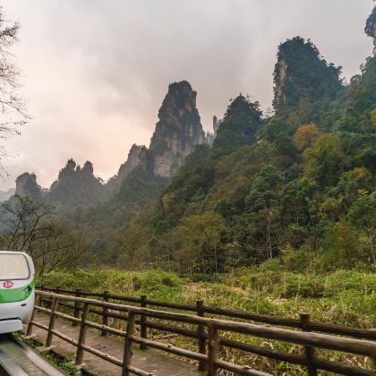 长沙+张家界+天门山+湘西+凤凰县6日5晚跟团游