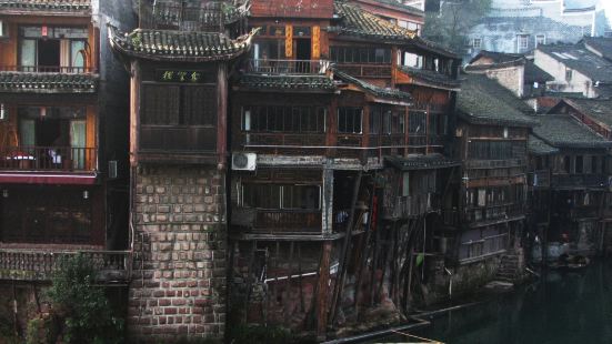 奪翠樓
