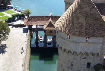 日内瓦湖+断腿木椅+万国宫+大喷泉+百达翡丽博物馆+花钟【私家团包车游 I 中英文司导 I 行程可沟通调整】