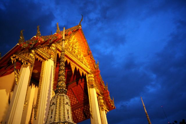 Wat Traimit Wittayaram