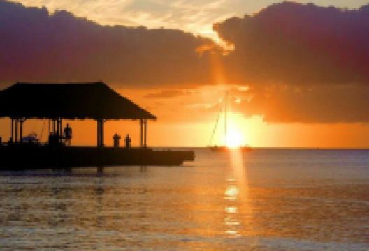 蒙舒瓦西海滩景点图片