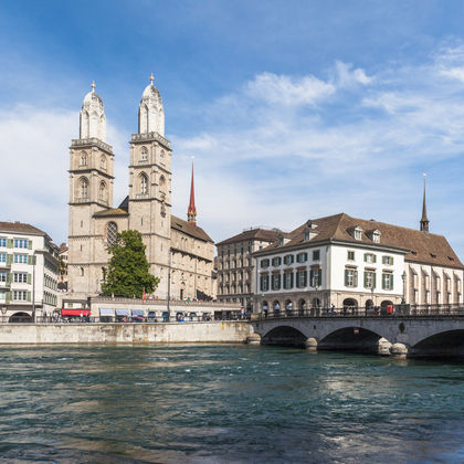 瑞士苏黎世湖+苏黎世旧城区+圣彼得教堂+苏黎世大教堂+圣母教堂一日游
