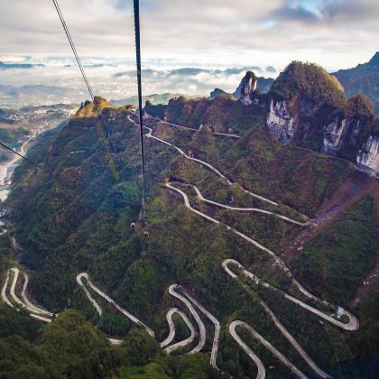 长沙+张家界+天门山+湘西+凤凰县5日4晚跟团游