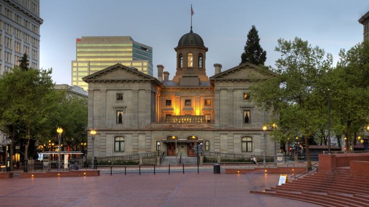 8-Day Napa Valley, Seattle and Crater Lake National Park Tour·from San Francisco W/Amtrak Coast Starlight Train