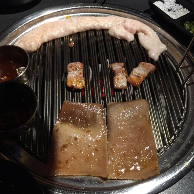 Haha & Admiralty 401 Rotisserie (Hongdae)