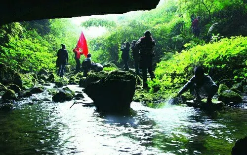 全州石塘鎮石腳盆天坑群