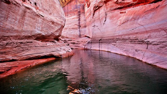 <7日>【光影与地质奇观小环线+洛杉矶2日自由行】·美西羚羊谷+大峡谷+马蹄湾+鲍威尔湖：可选洛杉矶迪士尼/环球影城/圣地亚哥海洋世界等+入住拉斯维加斯大道酒店/免费洛杉矶接送机