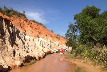 【中文司导包车游】胡志明+美奈渔村+仙女溪+红沙丘+白沙丘【中文司机+酒店接送+贴心管家[畅游80+国家，800+城市]】