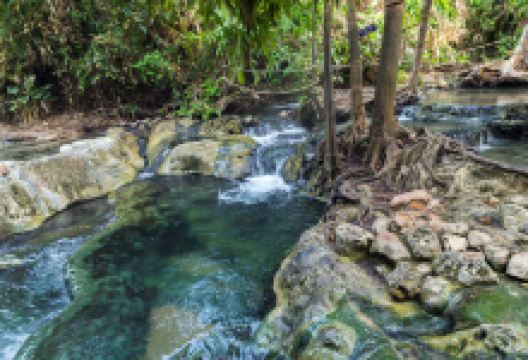 甲米温泉瀑布景点图片