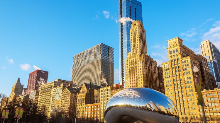 【Maple Foliage】6-Day Tour from Chicago·Chicago City Tour, Tahquamenon Falls, Milwaukee, Lake Huron, Lake Superior, Lake Michigan, Traverse City and Holland