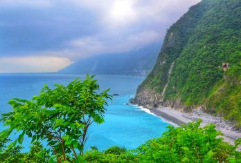 中国台湾花莲太鲁阁国家公园七星潭+清水断崖包车游【酒店接送】【中文司机+酒店接送+贴心管家[畅游80+国家，800+城市]】