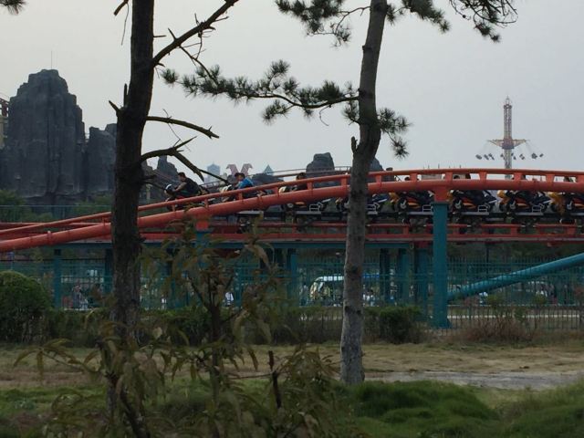Quancheng Oulebao Menghuan Shijie - European-Themed Amusement Park