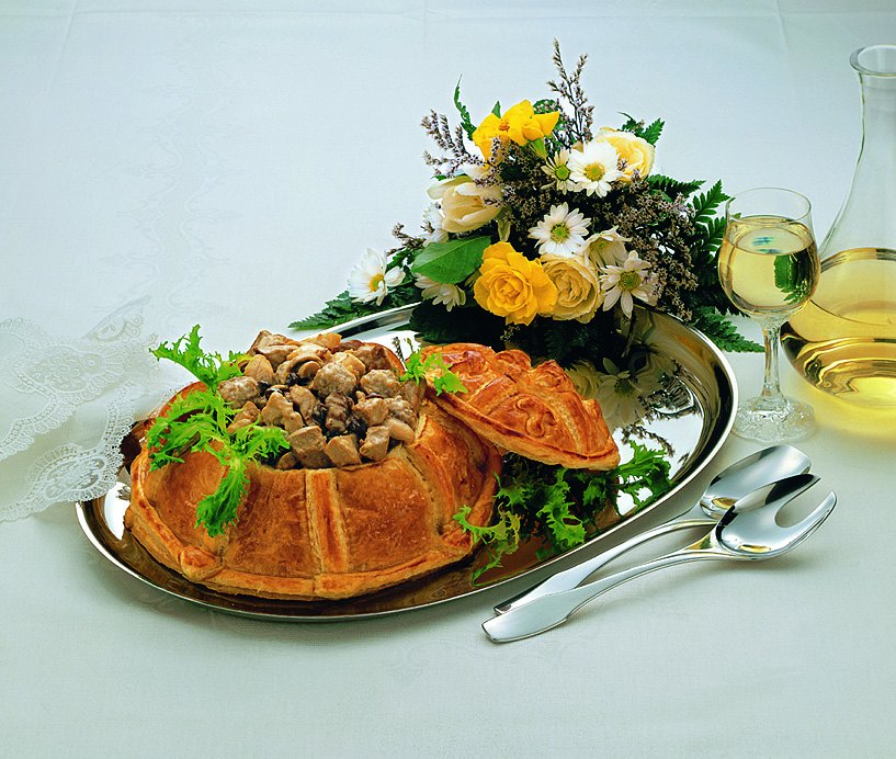 奶油蘑菇小牛肉酥皮盒