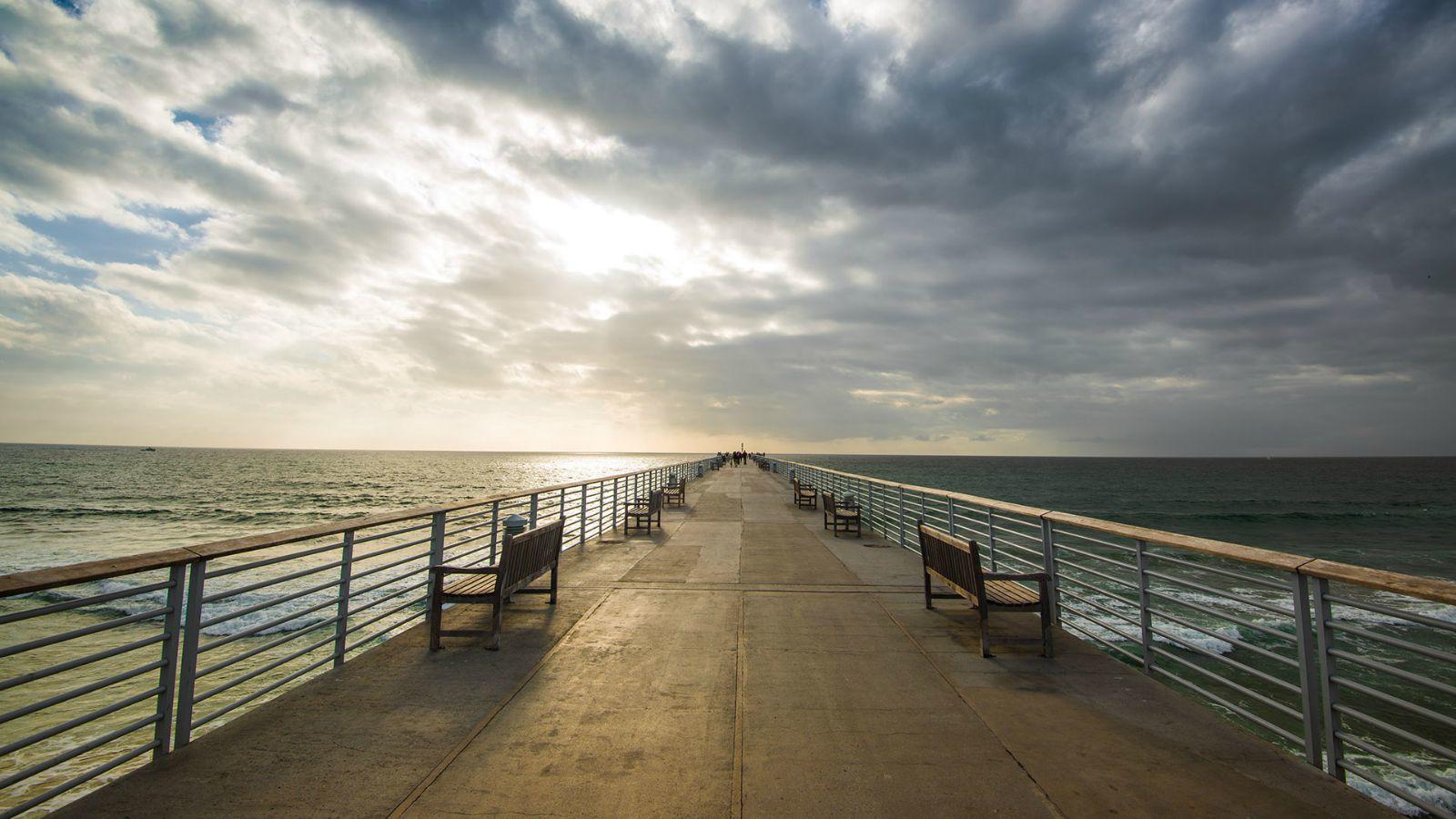 Hermosa Beach Pier和之前去过的威尼斯运河。“天气不似预期”，结果天气真的跟导师对着