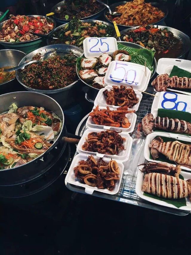 Saturday Night Market Walking Street