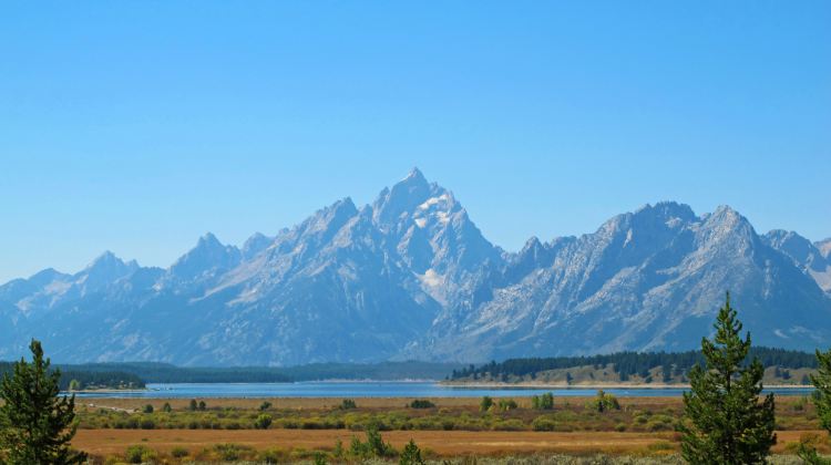 7-Day American West National Park Tour from Los Angeles · Lower Antelope Canyon | Grand Teton National Park | Yellowstone National Park | Mount Rushmore | Crazy Horse