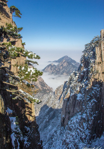 黄山人口好少_黄山云雾好风光图片(2)
