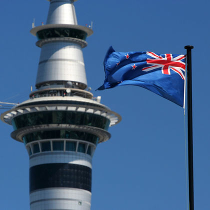 新西兰奥克兰天空塔+伊甸山+德文波特+奥克兰海港大桥+教会湾一日游