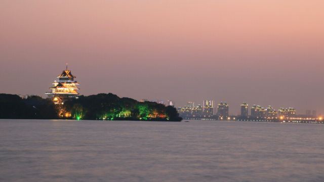Jinji Lake