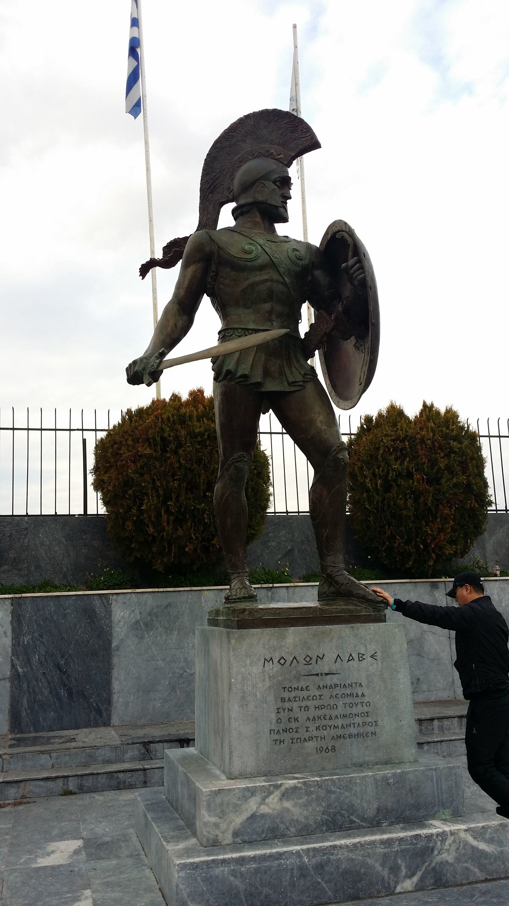 斯巴达之王利奥尼达斯铜像屹立在斯巴达市斯巴达公园门外，公元前7世纪末～公元396年希腊最强大的城邦中
