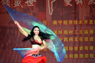 帅哥美女周末激情走进二王庙