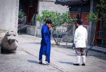 北京白云观半日游【大道祈福天天发团含门票首佳导游深度精讲】【[优选商家]我们不与同行比价格，我们只与同行拼品质，让你物超所值。全程纯玩团无任何隐形消费。】