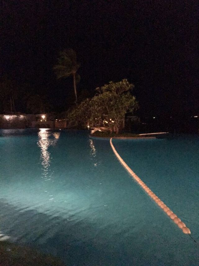 탄중아루 해변