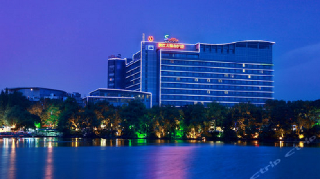 专车专导 1晚5★酒店 出发城市 郑州,其它出发 行程天数 4天 目的