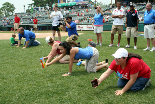 【北京半日亲子营】妈妈去哪儿 / 萌宝户外爬行大比拼