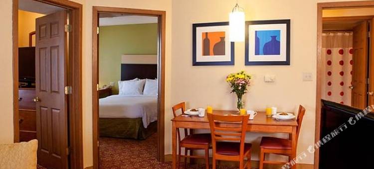 斯特林近杜勒斯镇中心的美茵斯坦套房酒店(Dulles Suites)图片