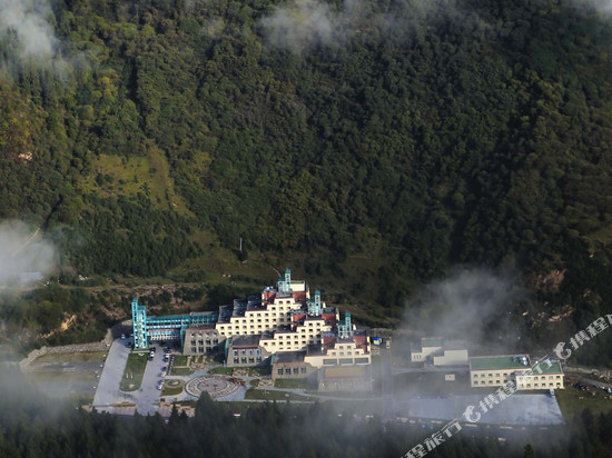 瑟尔嵯国际大酒店(松潘黄龙风景区店)