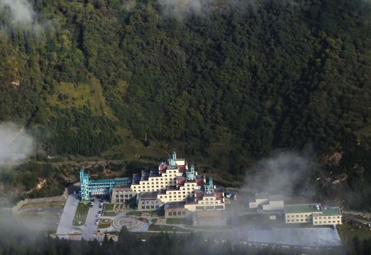 瑟尔嵯国际大酒店（松潘黄龙风景区店）外景图